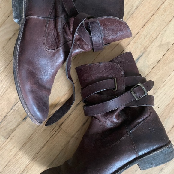 EUC Frye ankle boots. Size 9 - Picture 2 of 6